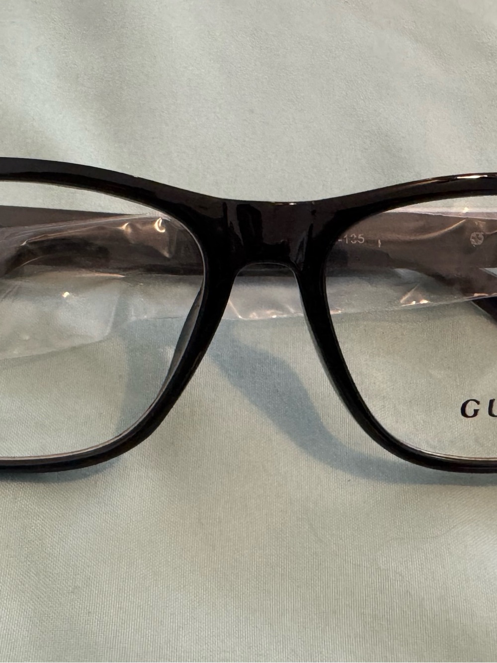 Gucci 8081 Black 52/15/135 Eyeglass Frame/Gucci Eyeglass case/Pouch & cloth - Picture 2 of 10